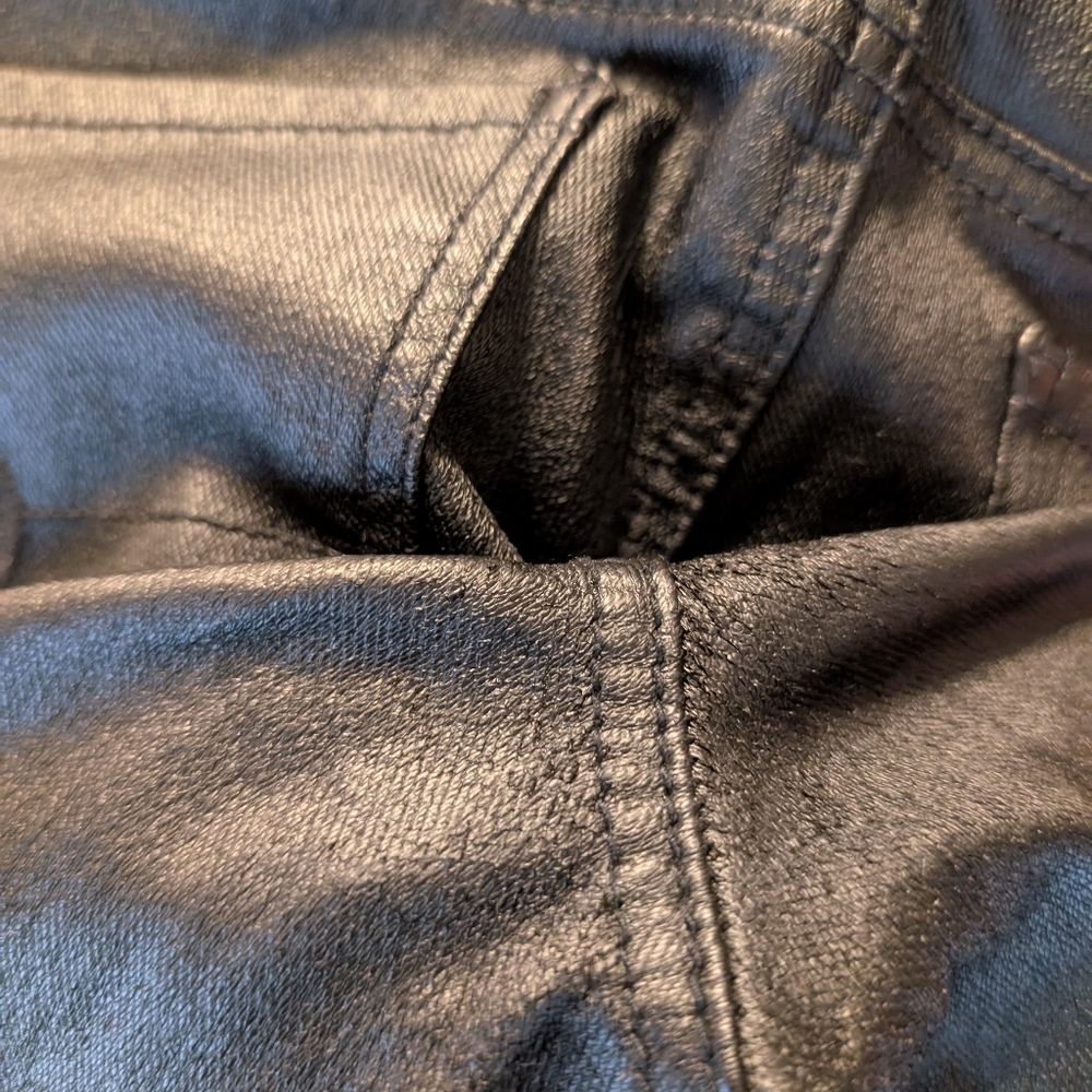 American Eagle Black Shine Pant Jegging Stretch Size 4 Leather Look - Picture 3 of 8